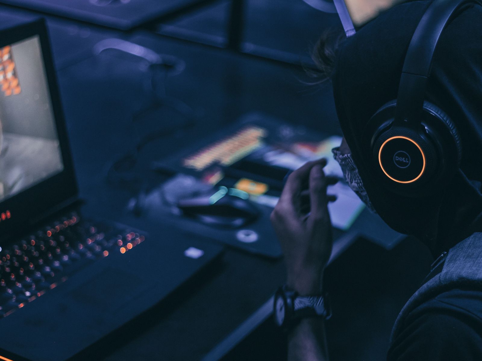 Clutch Moment gallery-image-4